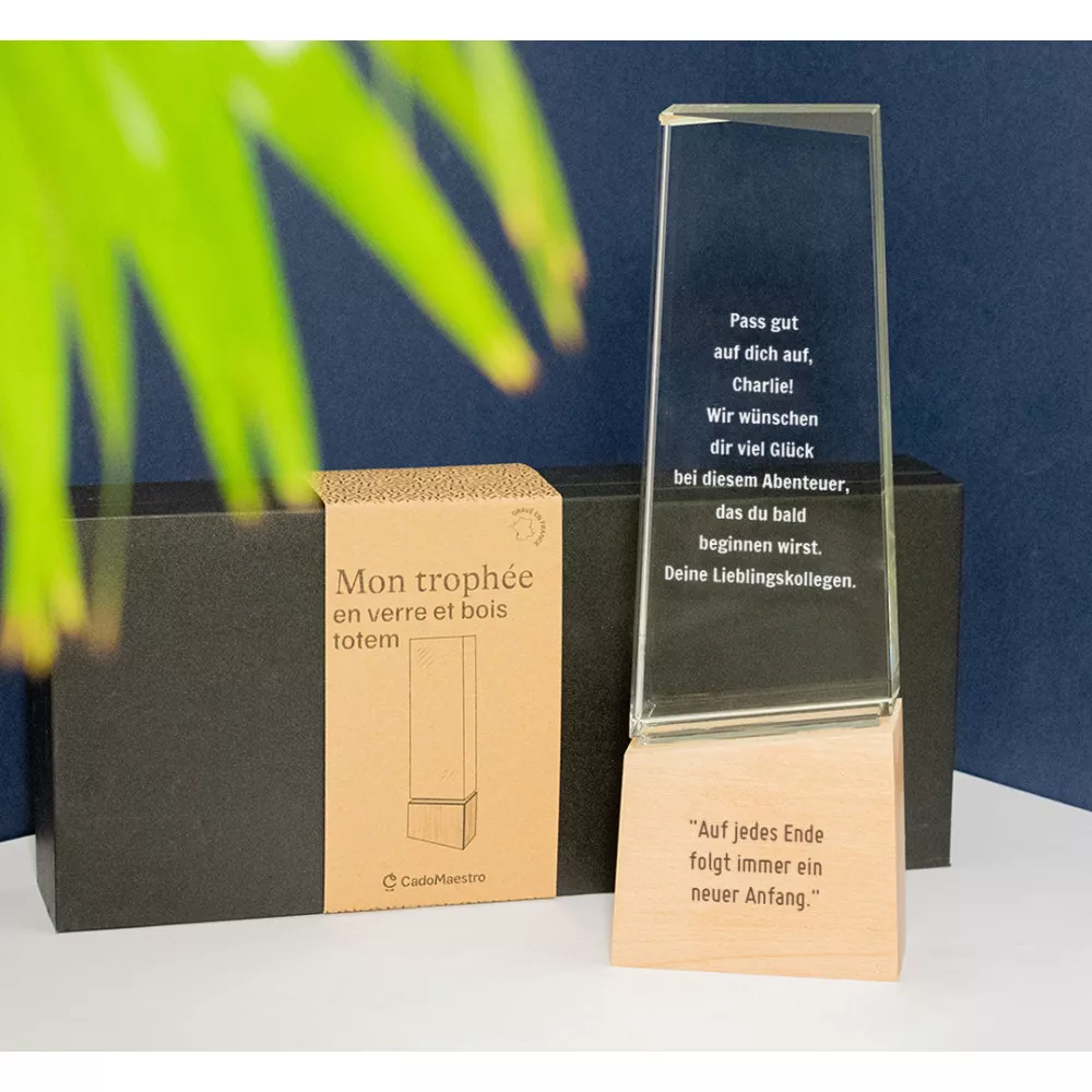 Totem-Glas- und Holz-Trophäe zum Personalisieren
