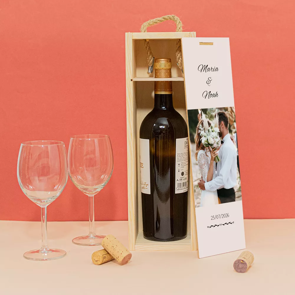 Holzkiste mit Hochzeitsflasche zur Personalisierung