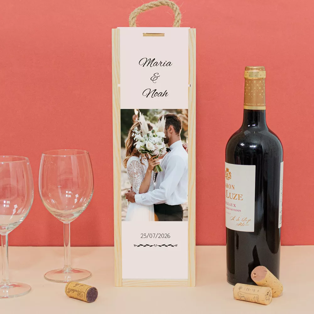 Holzkiste mit Hochzeitsflasche zur Personalisierung