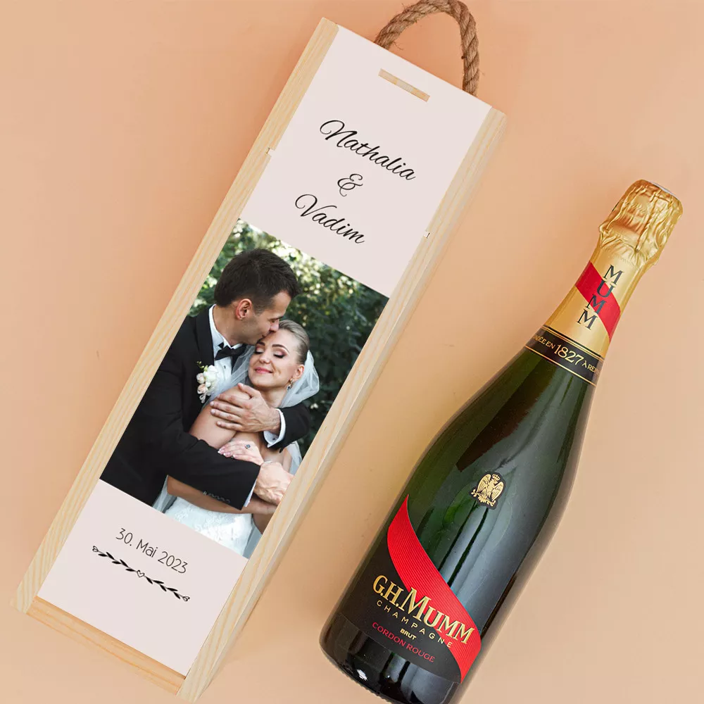 Holzkiste mit Hochzeitsflasche zur Personalisierung