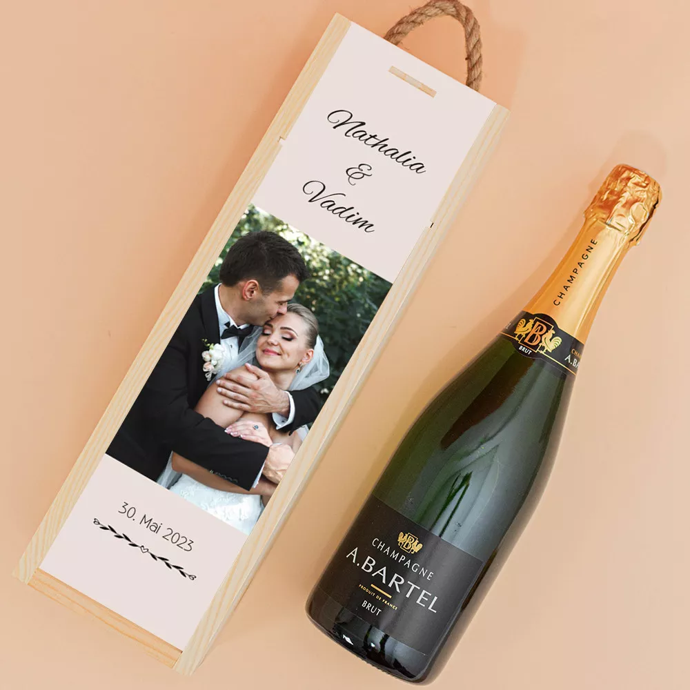 Holzkiste mit Hochzeitsflasche zur Personalisierung