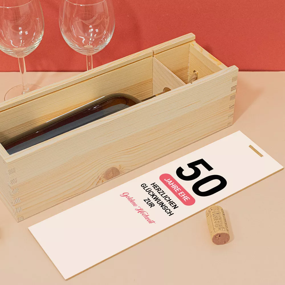 Holzkiste mit Flasche Hochzeitstag zur Personalisierung