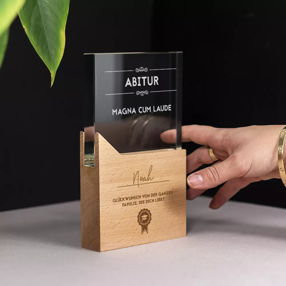 Trophäe aus Glas und Holz Diplom zur Personalisierung