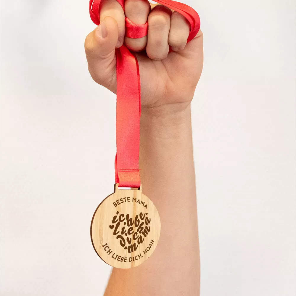 Personalisierbare Holzmedaille „Ich liebe dich, Mama“
