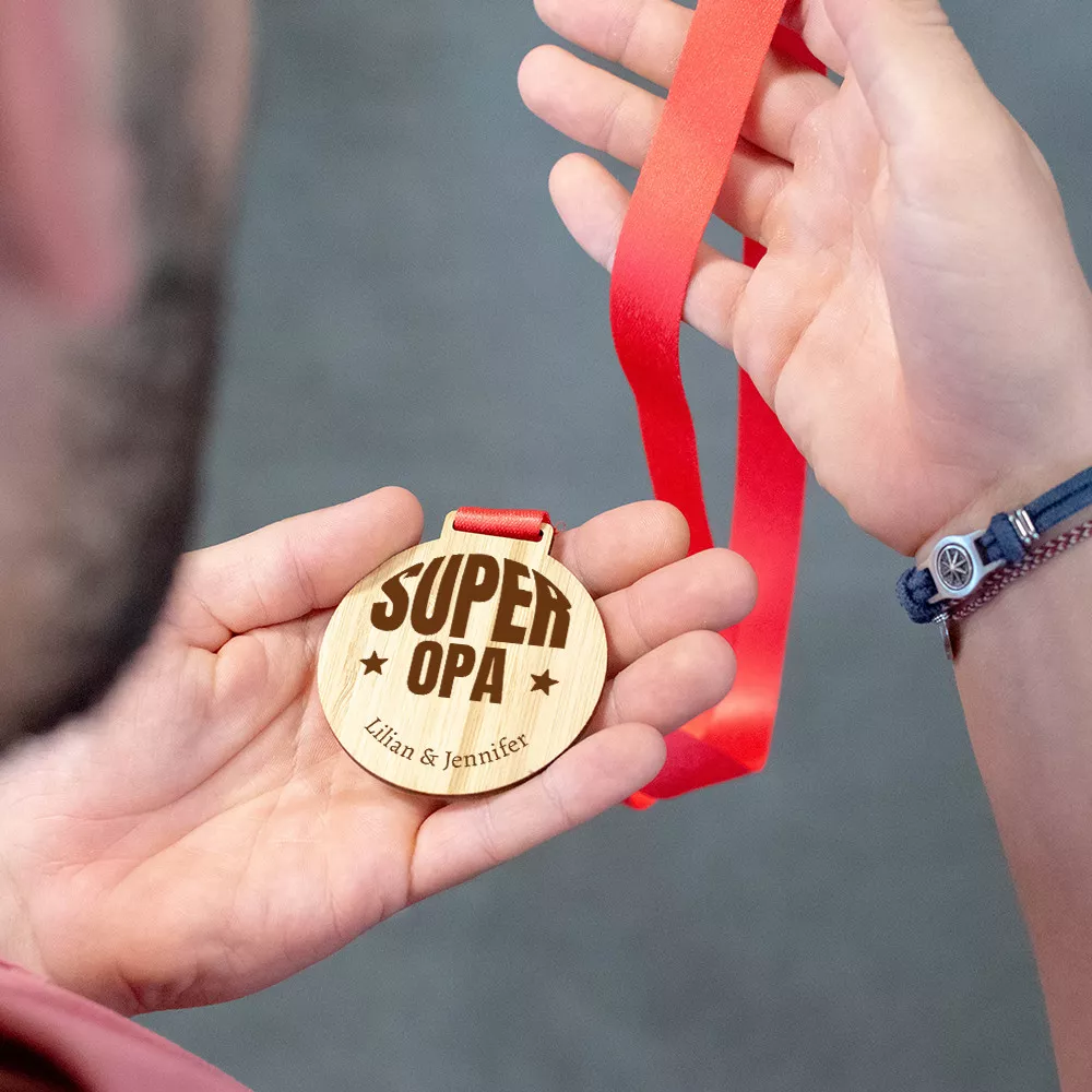 Holzmedaille Super Opa zum Personalisieren