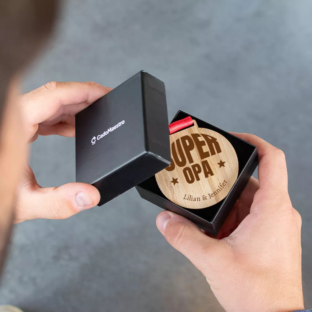 Holzmedaille Super Opa zum Personalisieren