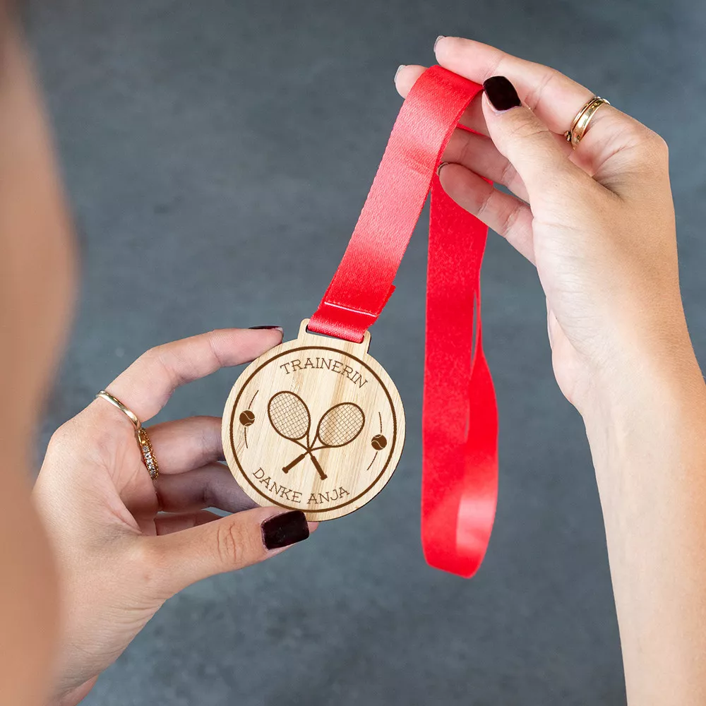 Personalisierbare Holzmedaille „Tennis“