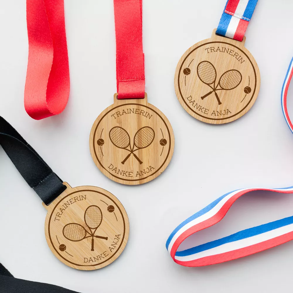 Personalisierbare Holzmedaille „Tennis“