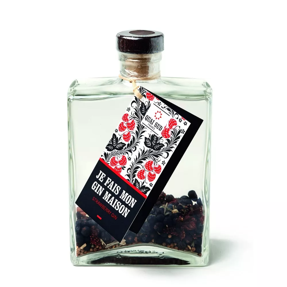 Klassischer Gin im Krug mischen