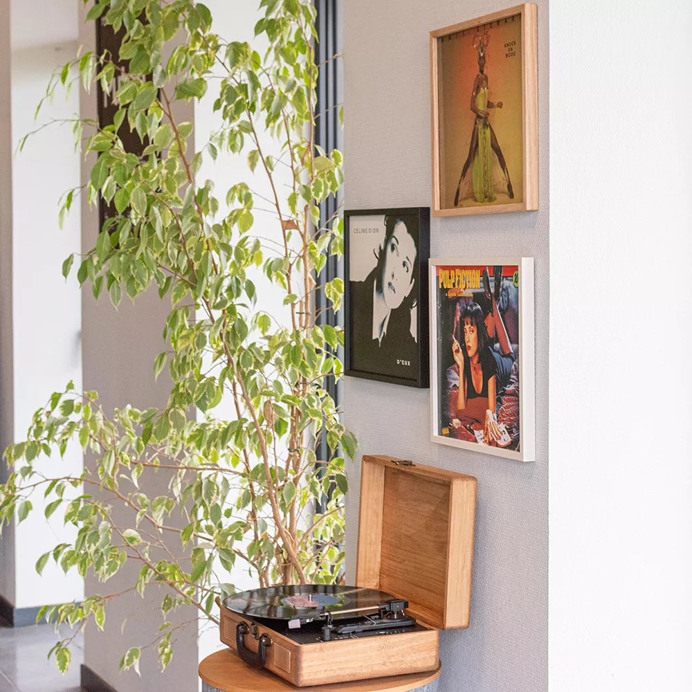 Rahmen aus Holz für Schallplatten