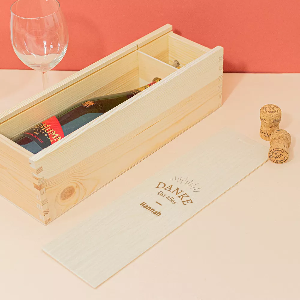 Holzkiste mit Champagnerflasche "Danke" personalisierbar