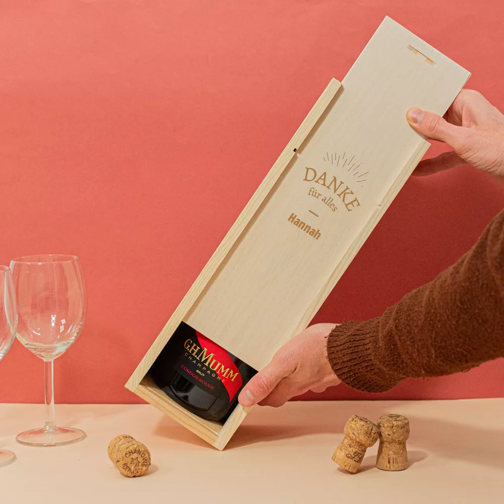 Holzkiste mit Champagnerflasche "Danke" personalisierbar