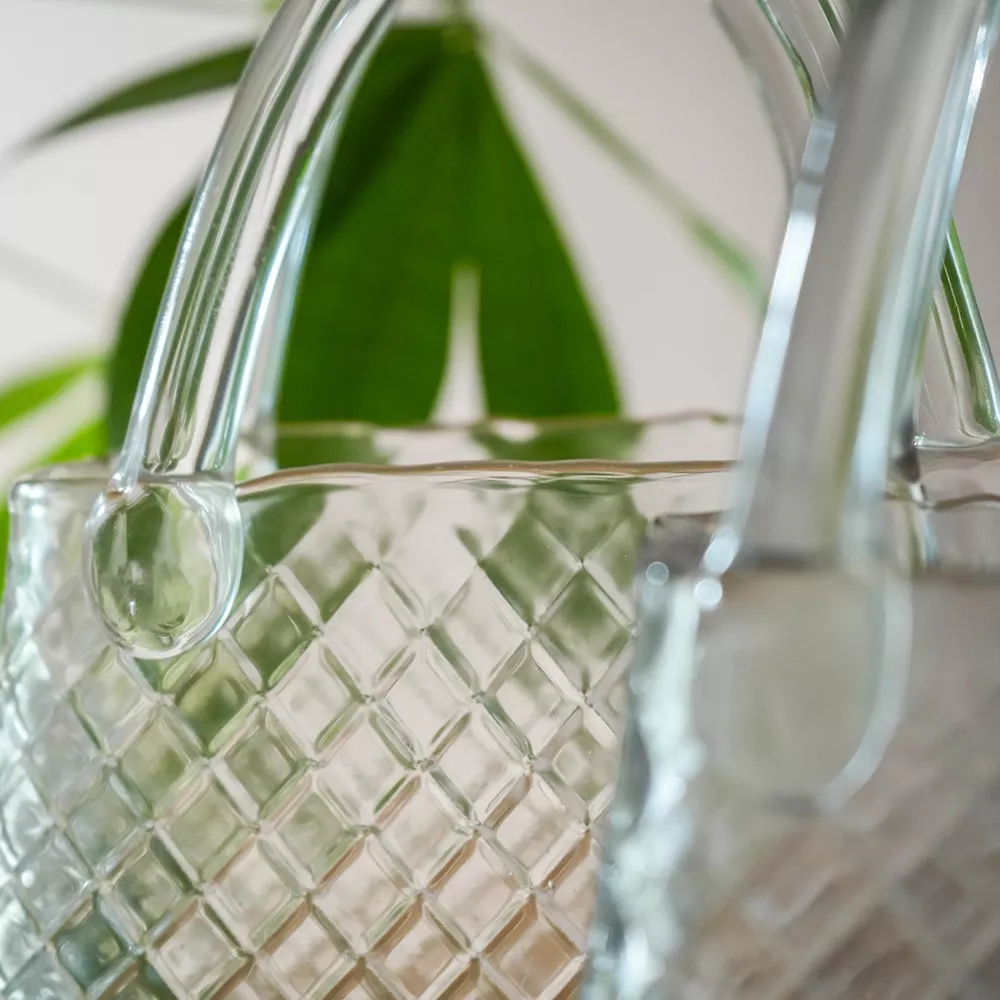 Handtaschen-Vase mit personalisiertem Holzanhänger "Alles Gute"