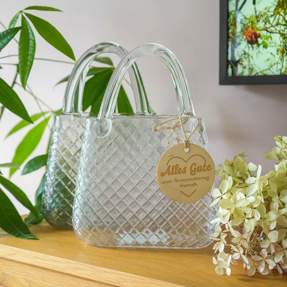 Handtaschen-Vase mit personalisiertem Holzanhänger "Alles Gute"