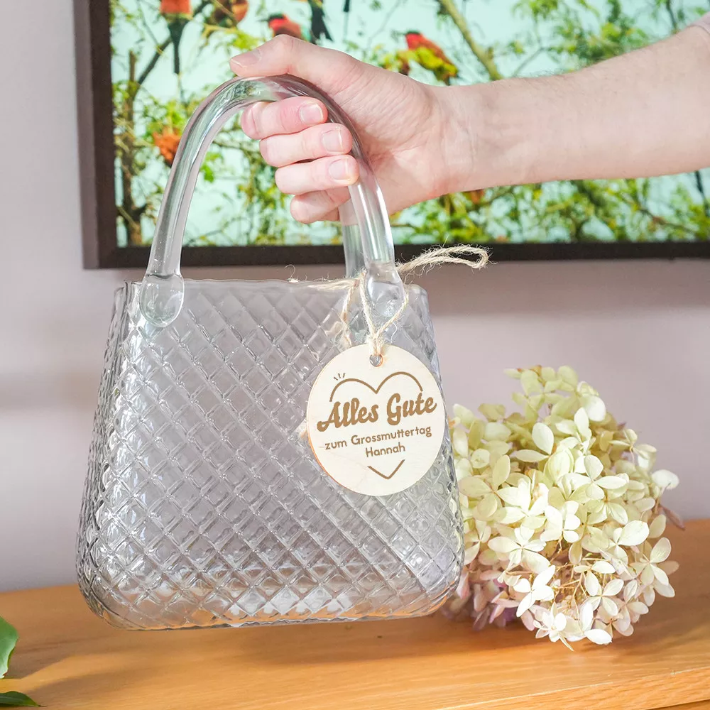 Handtaschen-Vase mit personalisiertem Holzanhänger "Alles Gute"
