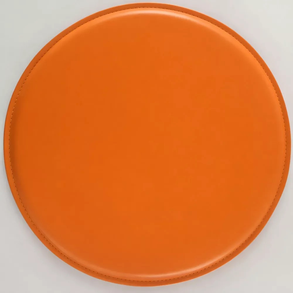 Orangefarbene Kunstleder-Sitzauflage für Kraftpapier-Hocker