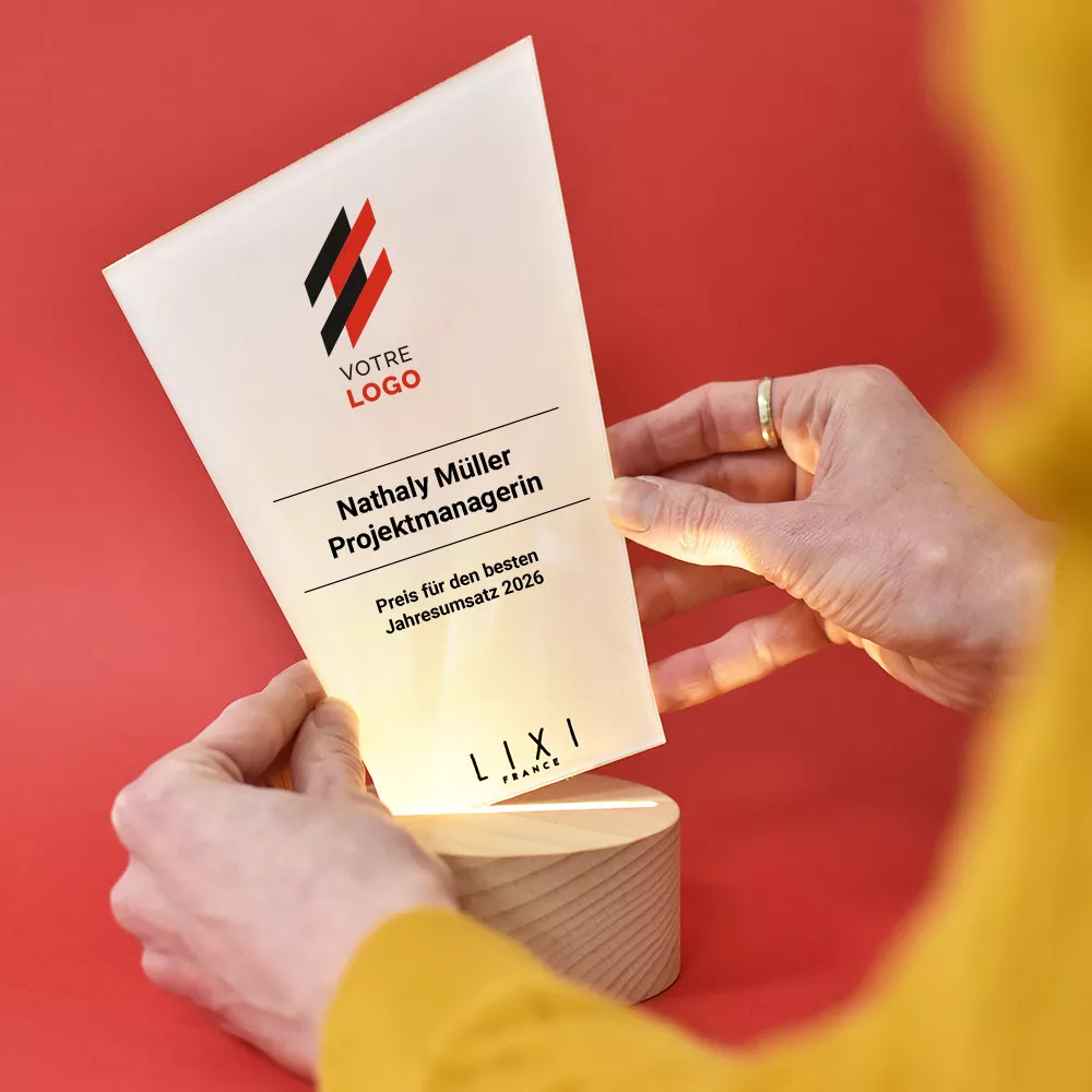 Personalisierbare Lixi Leuchttrophäe mit Logo