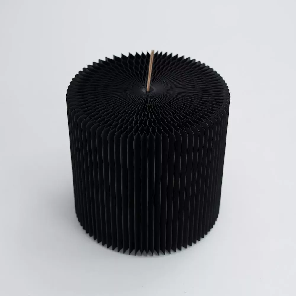 Kompakter faltbarer Design-Hocker aus Kraftpapier Schwarz 28 cm