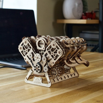 Mechanischer V8-Motor aus Holz zum Zusammenbauen