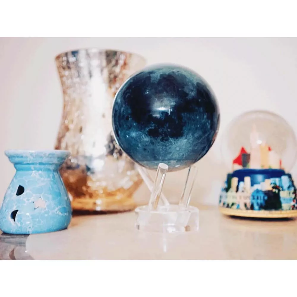 Globe de la Lune Mova