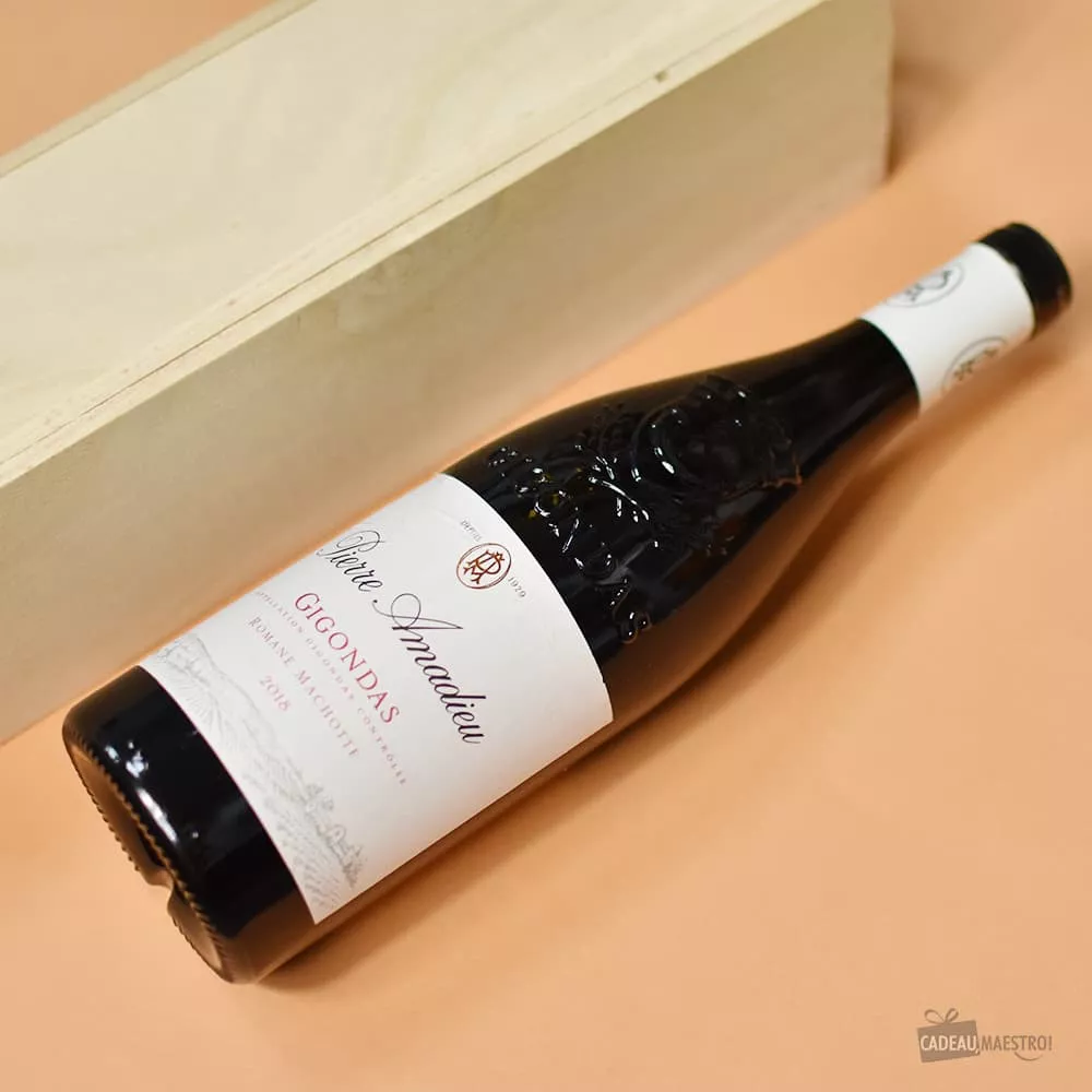 Holzkiste mit Weinflasche Bouteille de Gigondas, Romane Machotte