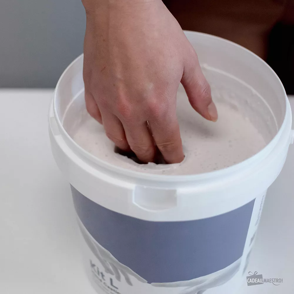 3D-Handabdruck-Set für Familien aus Gips retirez votre main délicatement