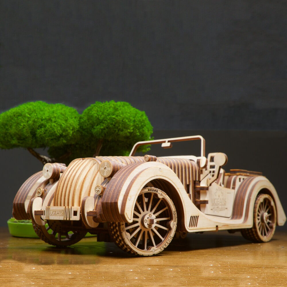 Roadster VM-01 aus Holz zum Zusammenbauen
